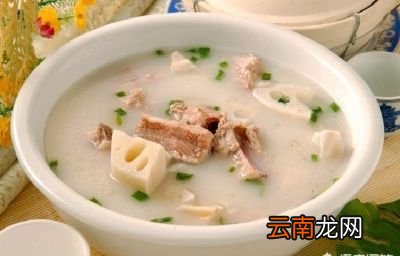 排骨炖莲藕和八角香叶放一起怎么会变黑水呢