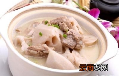 排骨炖莲藕和八角香叶放一起怎么会变黑水呢