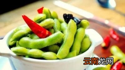 麻辣水煮毛豆的特色做法取下