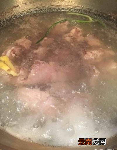 萝卜排骨汤的做法