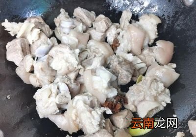 红焖猪脚的烹饪方法