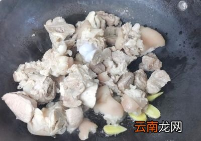 红焖猪脚的烹饪方法