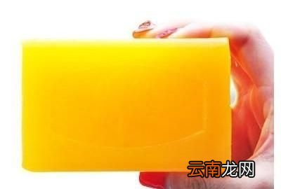 脏了的小白鞋如何洗才能变白