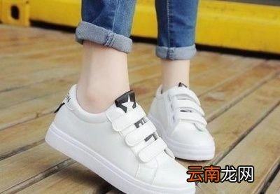 脏了的小白鞋如何洗才能变白