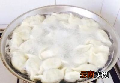 速冻饺子更适合冷水下锅还是开水下锅