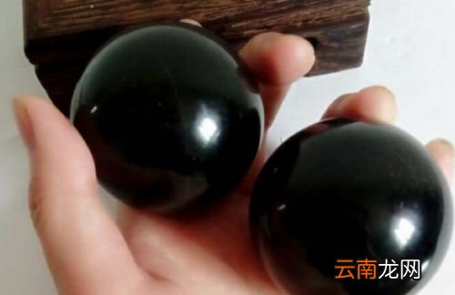 红砭石和黑砭石的区别