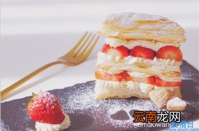 新同学超有梗 新同学超有梗诺心拿破仑草莓生日蛋糕