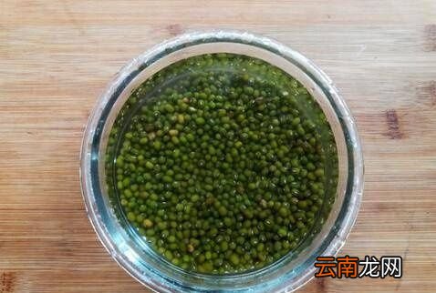 绿豆汤怎么熬又绿又沙快煮熟