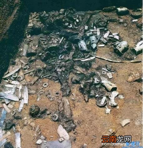 三星堆出土的女尸 三星堆是哪个朝代的
