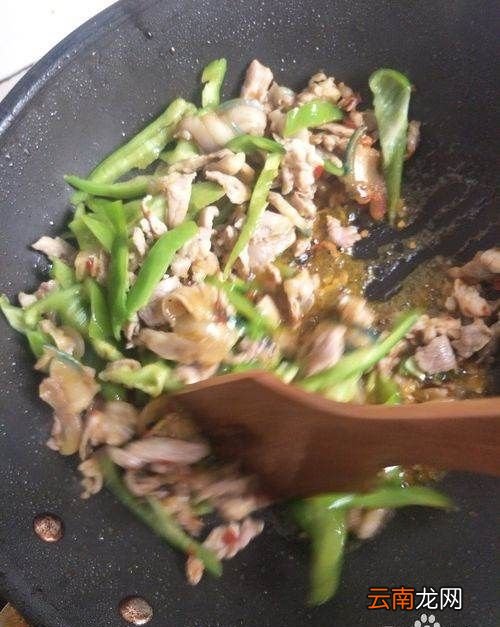 肉先煮熟再炒好吃吗