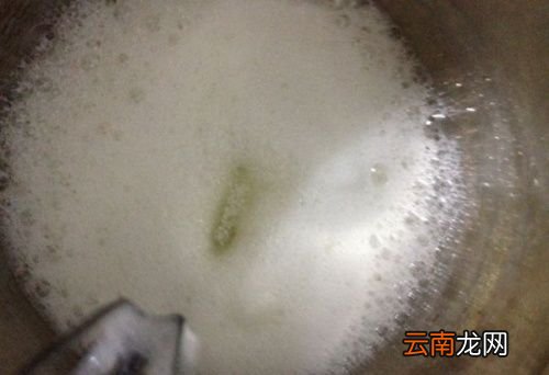 电饭煲做蛋糕用不用泡打粉吗