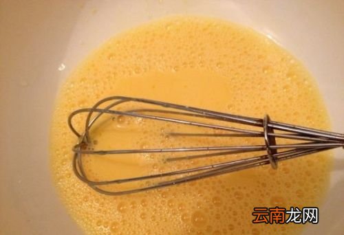 电饭煲做蛋糕用不用泡打粉吗