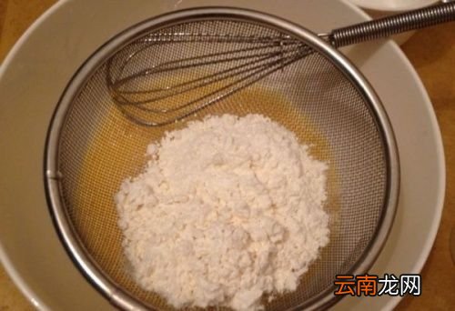 电饭煲做蛋糕用不用泡打粉吗