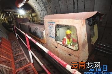 9月10成都地铁在建工地坍塌4死14伤 目击者称听到巨响