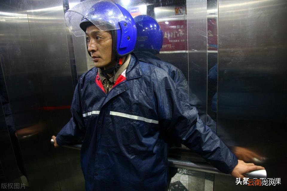 送外卖比进厂打工强吗 送外卖一个月可以赚多少钱