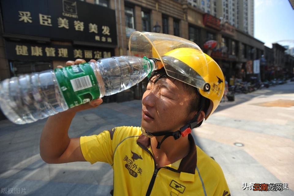 送外卖比进厂打工强吗 送外卖一个月可以赚多少钱