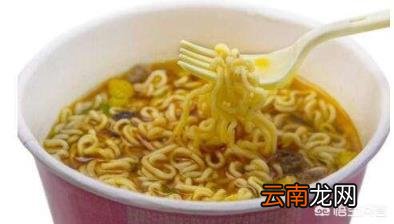 高铁吃泡面 高铁上真的不让吃泡面吗？