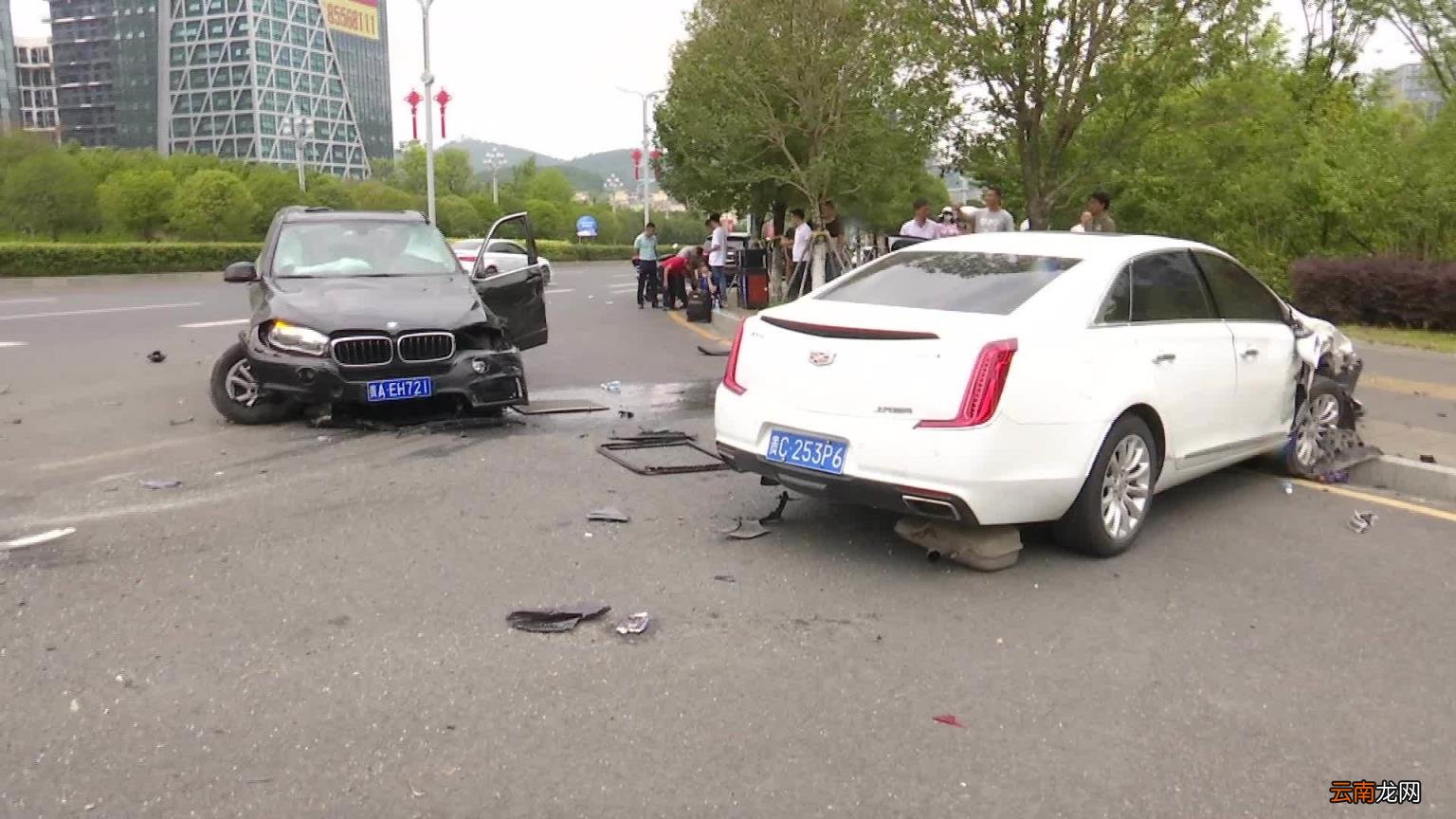 自己碰坏车能走交强险吗 交强险能修自己的车吗