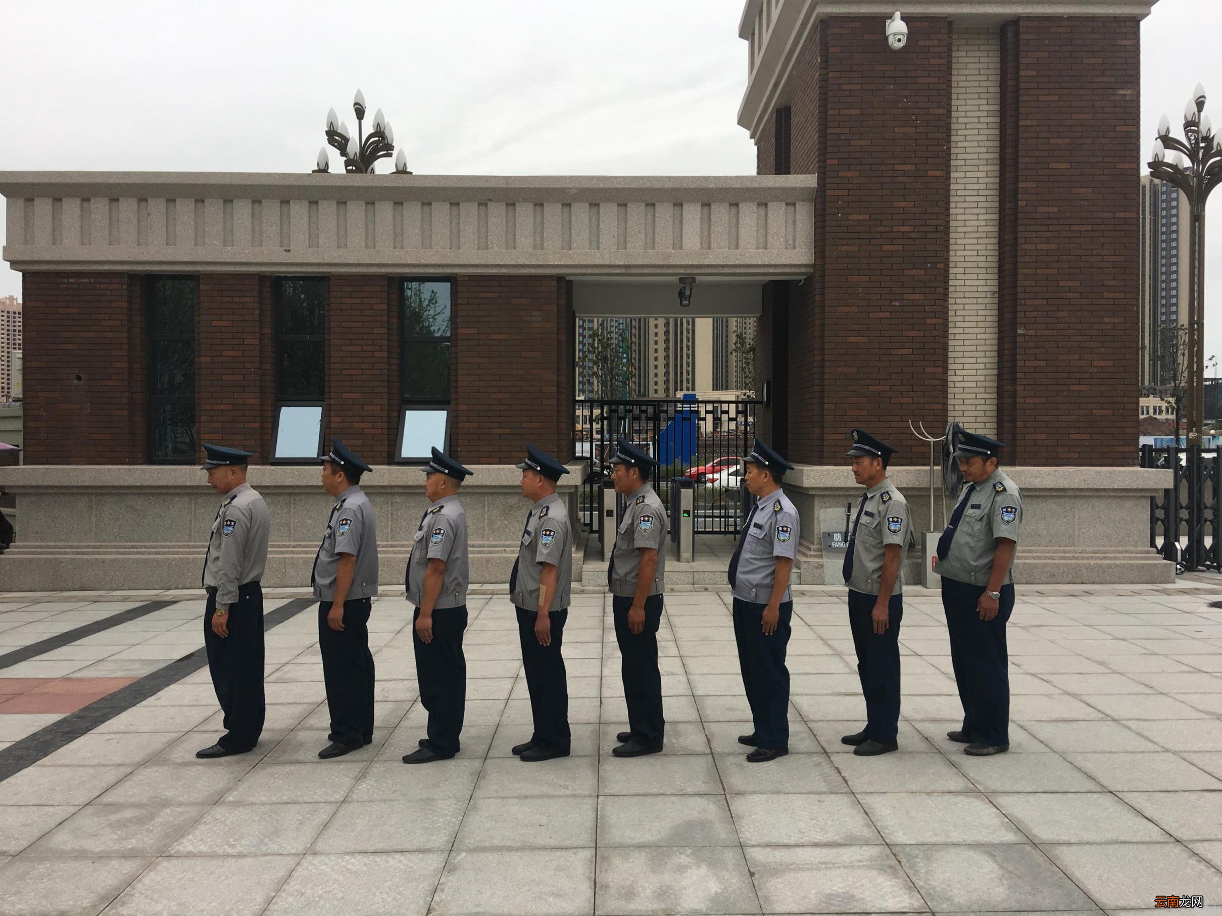 为什么保安都是年轻人 为什么保安很让人讨厌