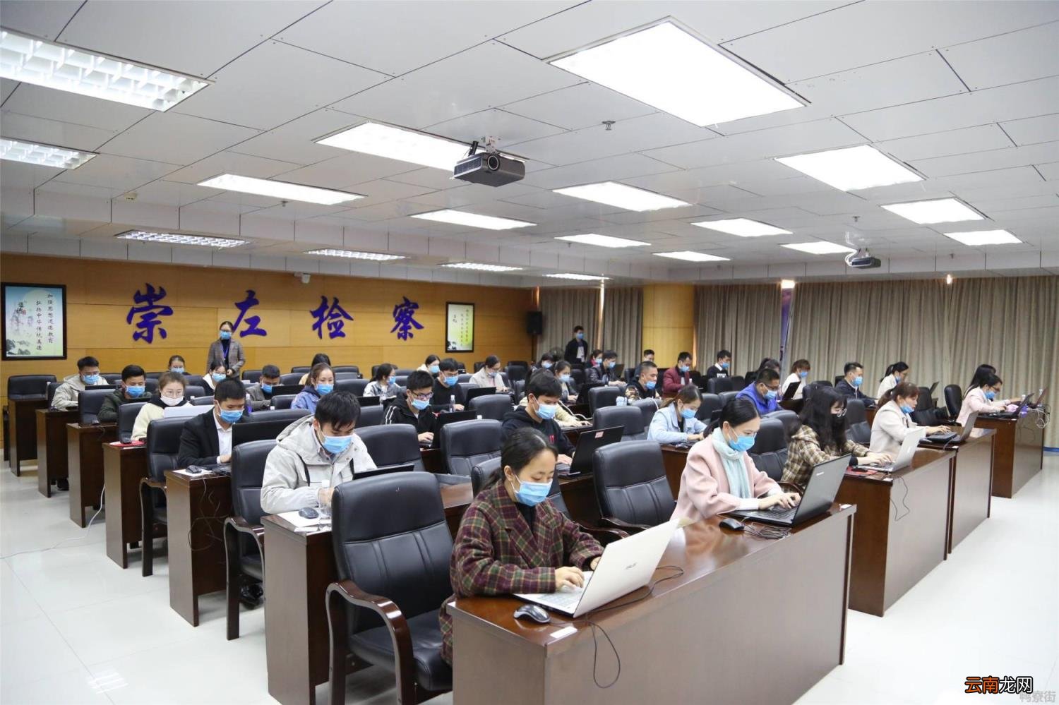 教师聘用制和编制有什么区别 聘用制和编制有什么区别
