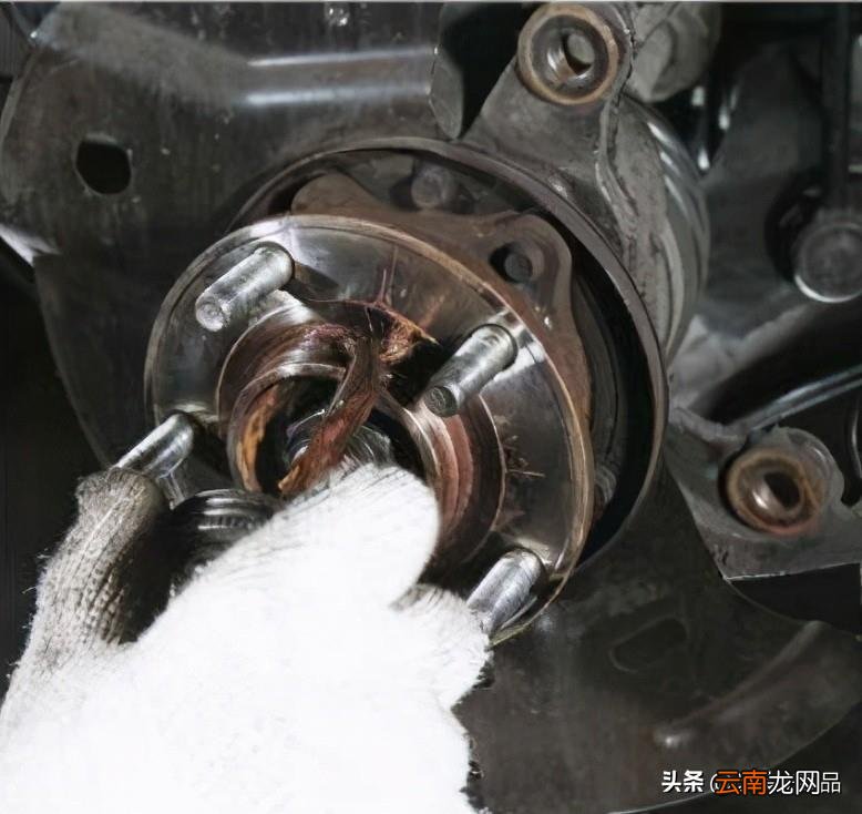 摩托车刹车片安装教程 摩托后刹车怎么安装方法