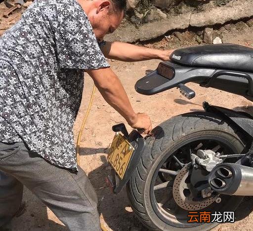 摩托车路上爆胎了怎么办 摩爆胎怎么办