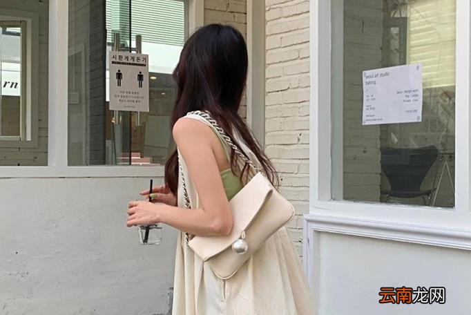 ck和小ck是一个牌子吗 小ck是什么牌子跟ck有什么关系