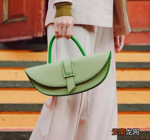 ck和小ck是一个牌子吗 小ck是什么牌子跟ck有什么关系