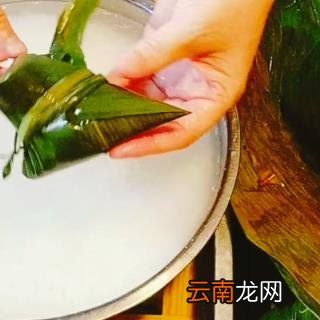 三角粽子的包法步骤 三角粽怎么包