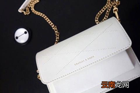 大家说的小ck是什么牌子 小ck 和ck是一个牌子吗