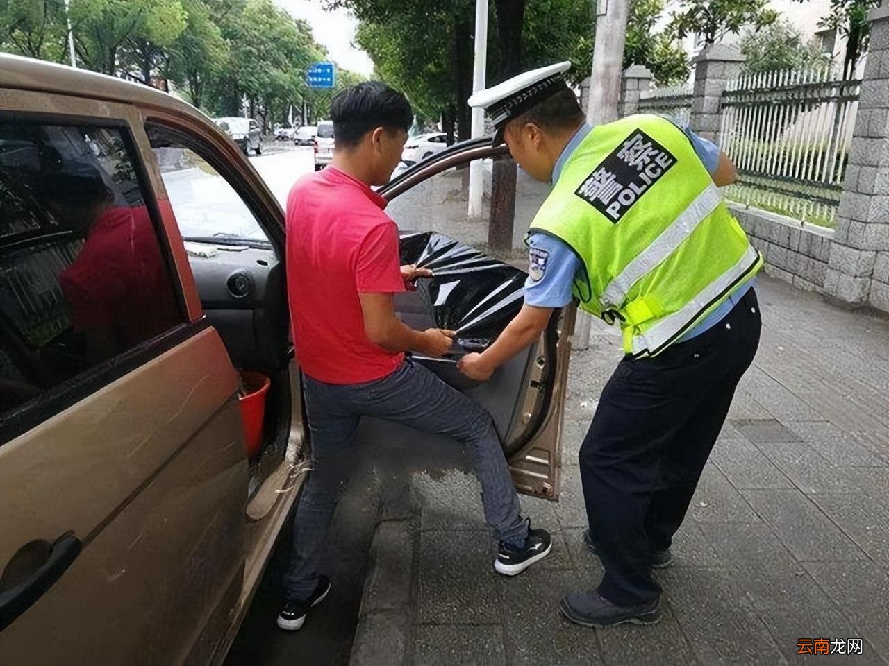 汽车贴膜注意事项有哪些 车窗膜贴注意些什么