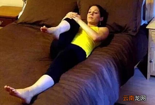 睡前一个动作暴瘦肚子