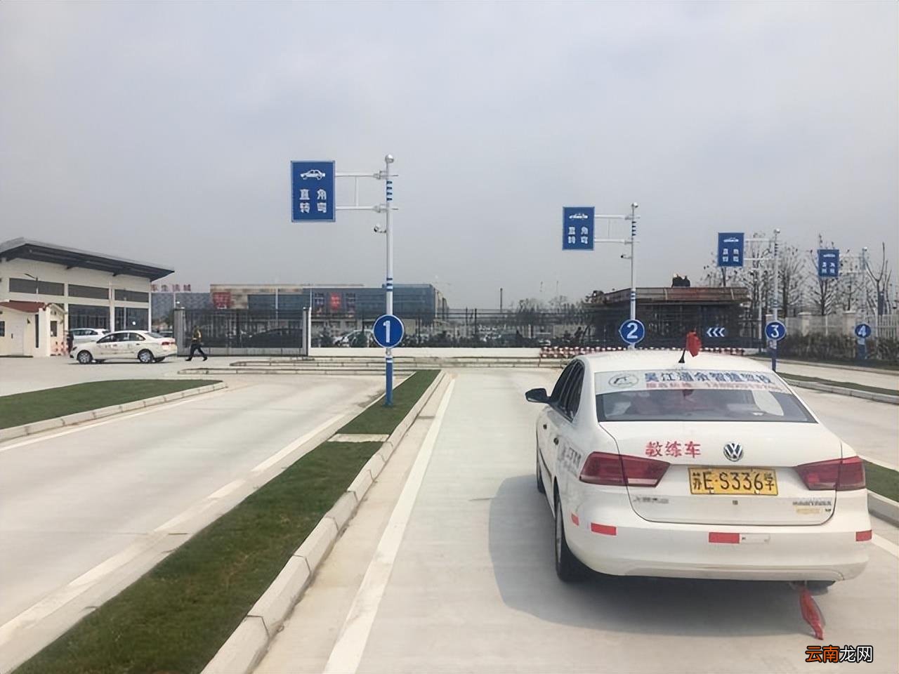 科目二考试先从哪一项开始 科目二可以以什么为考试开始
