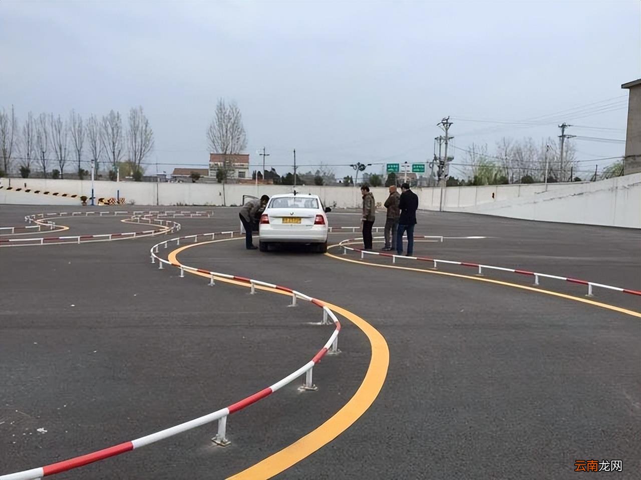 科目二考试先从哪一项开始 科目二可以以什么为考试开始