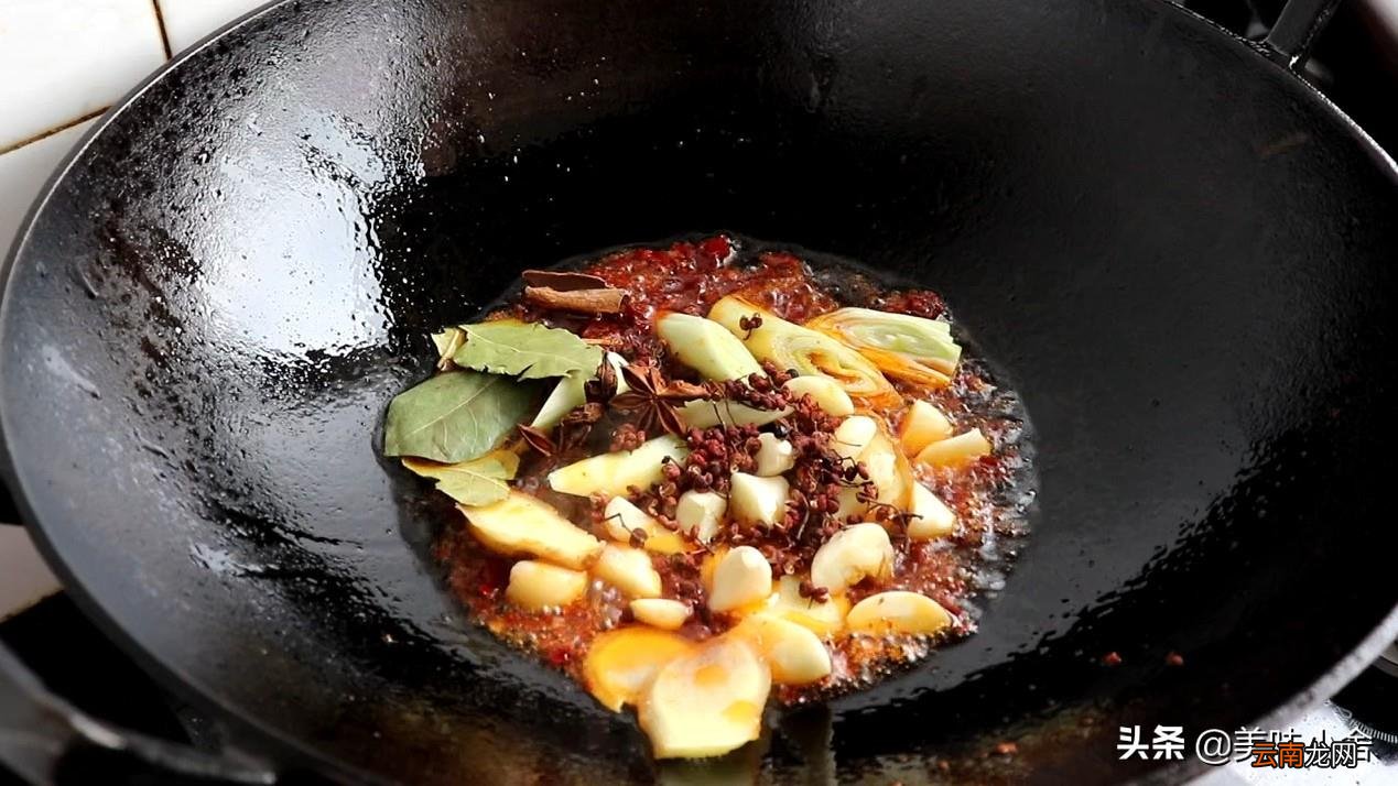 大盘鸡制作方法机器步骤窍门 大盘鸡的制作方法和配料