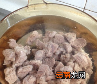 怎样把羊肉汤熬白
