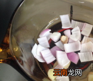 怎样把羊肉汤熬白