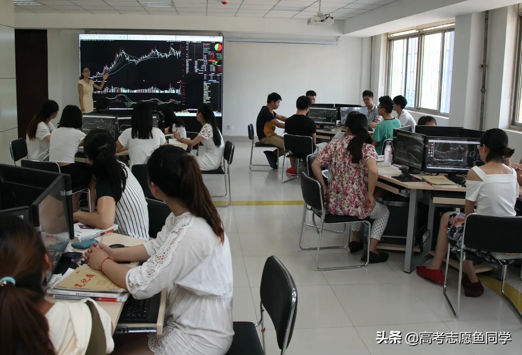 什么专业就业前景好 大学比较热门的专业