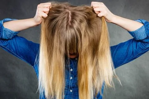 梦见自己掉头发是什么意思