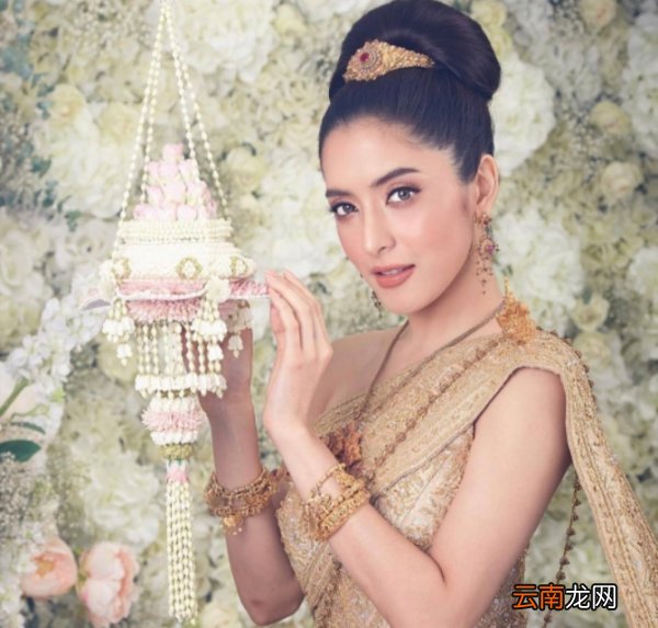 为嫁豪门做小三，正当红时被迫退圈，泰星pinky演艺路难吗