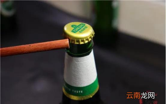 按压式瓶盖怎么打开 按压式瓶盖打开技巧视频