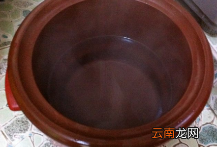 鸡汤放什么材料煲汤好喝？