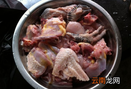 鸡汤放什么材料煲汤好喝？