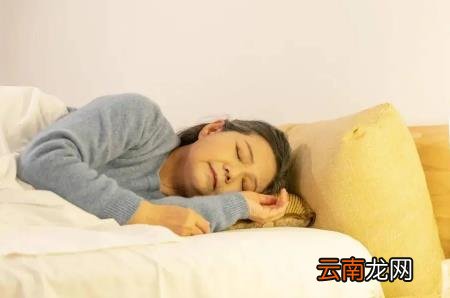 干什么可以快速入睡 快速入睡的妙招有哪些