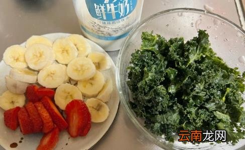 羽衣甘蓝榨汁一次放多少 羽衣甘蓝可以直接榨汁吗