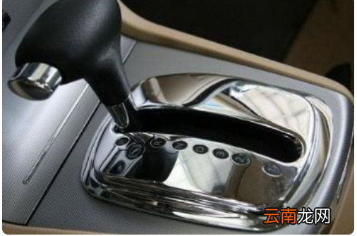 自动挡汽车的正确起步与停车