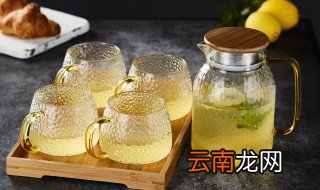 水杯放床头可以吗 床头能放水杯吗