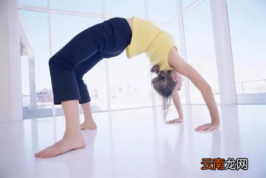下腰的好处和危害 下腰的正确方法图解