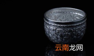 送礼物送水杯可以吗 送礼物送水杯可以吗男生