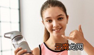 学生杯子可以刻什么字 学生杯子可以刻什么字好